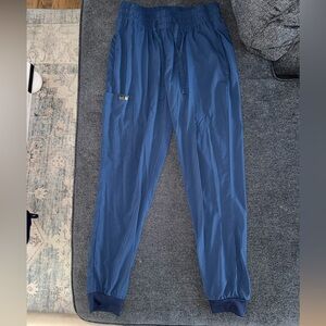 Koi basics scrub bottoms
